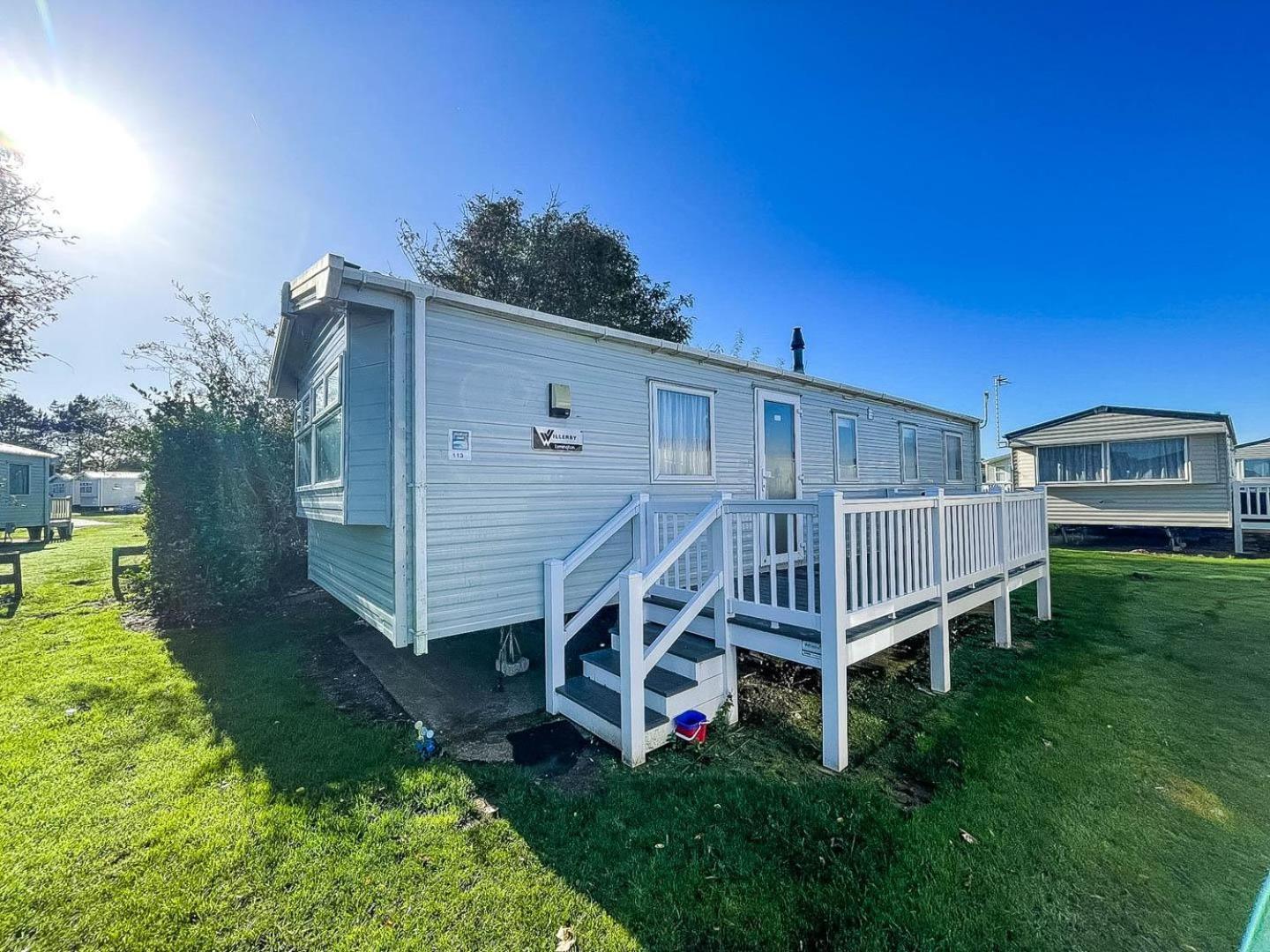 Lovely Caravan With Decking And Outside Furniture At Broadland Sands Ref 20113Bs Hopton on Sea Esterno foto